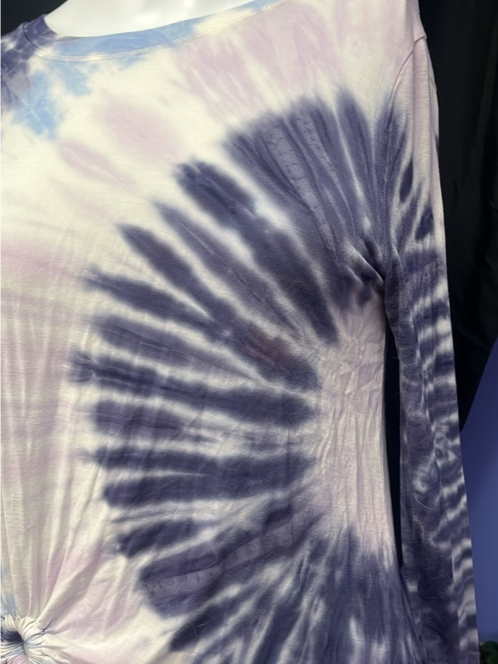 Tie-Dye Long Sleeve Top in Blueand White